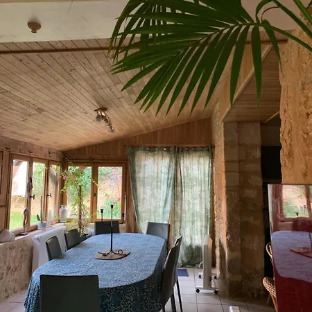 à La Ruelle Pierre Et Mamie ! Savignac-de-Miremont